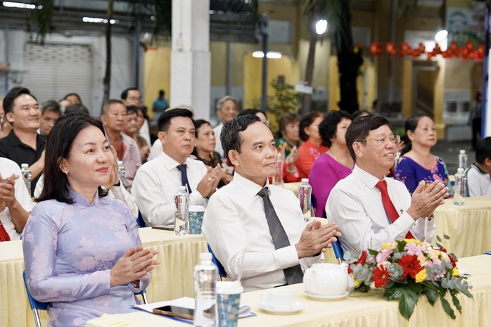 Bí thư Trần Lưu Quang dự Ngày hội Đại đoàn kết ở Bình Thạnh - Ảnh 1.