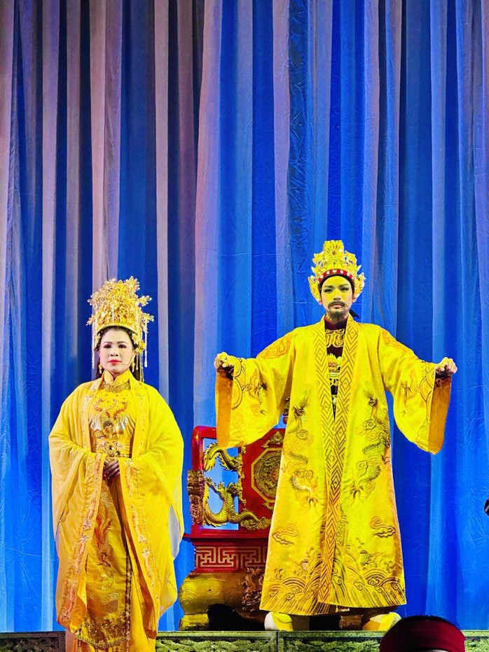 Ngọc Đợi, Lê Hoàng Nghi, Thu Mỹ tạo dấu ấn đẹp trong vở "Đế đô sóng cả" - Ảnh 2.