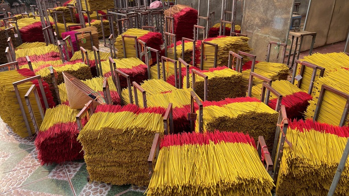 Trăm năm nghề nhang lớn nhất Nam Bộ - Ảnh 4.