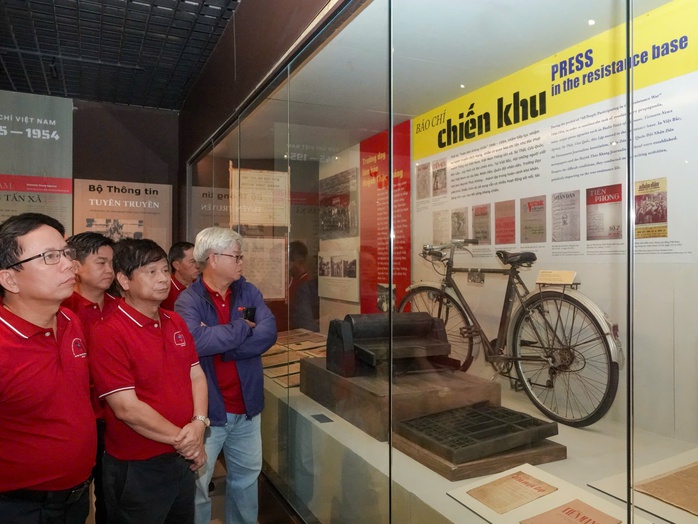 Đoàn cán bộ tuyên giáo TP HCM thăm Bảo tàng Báo chí Việt Nam ghi dấu lịch sử - Ảnh 7.