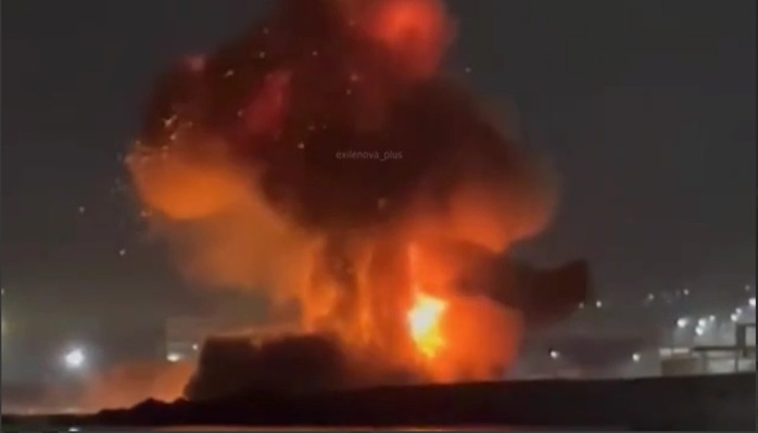 Xung đột Nga – Ukraine “nóng” cả trên bộ và trên biển - Ảnh 3. Xung đột Nga – Ukraine “nóng” cả trên bộ và trên biển - Ảnh 2.