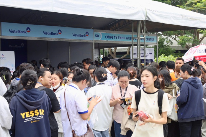 Top 10 nơi làm việc tốt nhất ngành ngân hàng lộ diện - Ảnh 2.