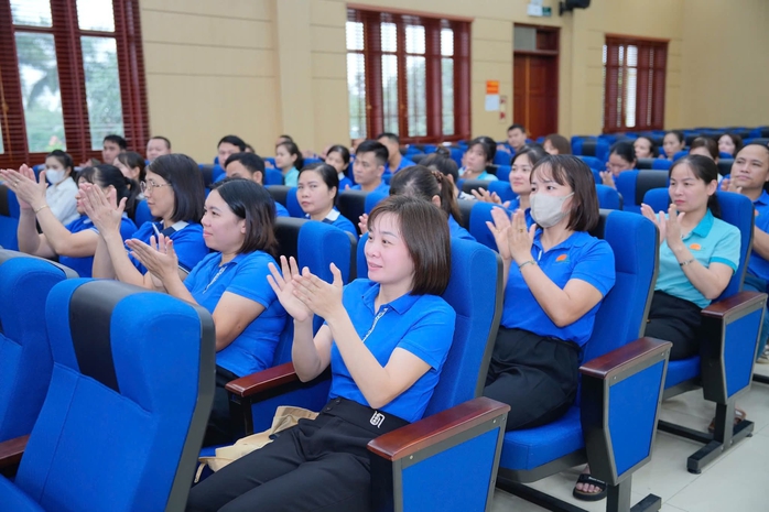 Giúp người lao động tự tin hội nhập trong tình hình mới - Ảnh 1.