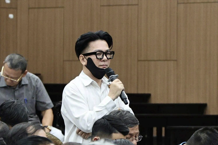 Tuyên án vụ đánh bạc khách sạn Pullman: Cựu bí thư và ca sĩ Vũ Hà hối hận - Ảnh 2. Tuyên án vụ đánh bạc khách sạn Pullman: Cựu bí thư và ca sĩ Vũ Hà hối hận - Ảnh 2.