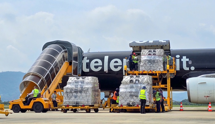 Hàng viện trợ khẩn cấp của ASEAN đến Đà Nẵng hỗ trợ đồng bào vùng lũ - Ảnh 1. Hàng viện trợ khẩn cấp của ASEAN đến Đà Nẵng hỗ trợ đồng bào vùng lũ - Ảnh 1.