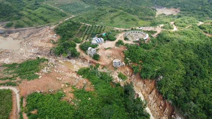 Các hồ chứa nước gây chết người ở Lâm Đồng vẫn chưa được tháo dỡ theo chỉ đạo - Ảnh 1.