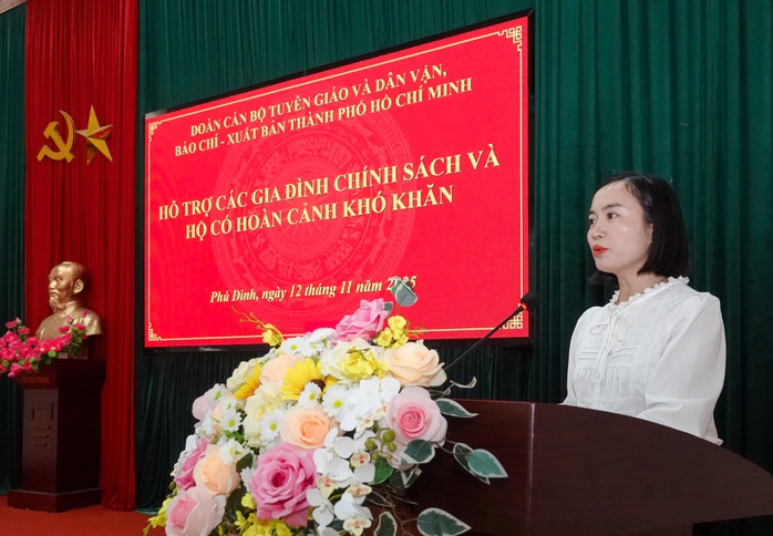 Đoàn cán bộ tuyên giáo và dân vận, báo chí - xuất bản TP HCM tặng quà cho các hộ dân tỉnh Thái Nguyên - Ảnh 8.