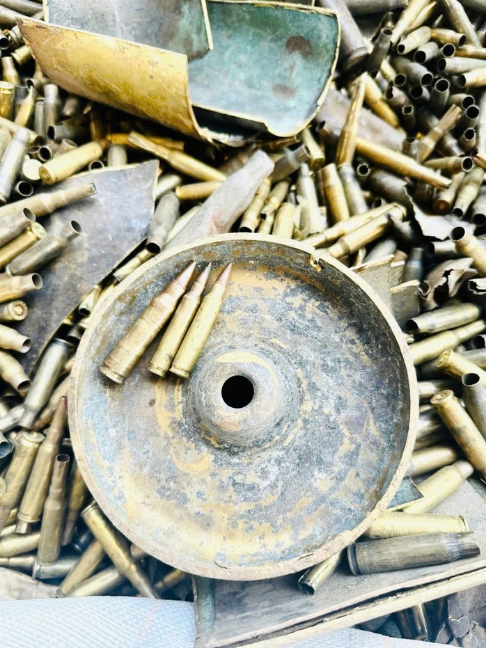 Điều tra vụ nhập lậu vỏ đạn quân dụng hơn 25 tấn vào Việt Nam qua cảng Hải Phòng - Ảnh 3. Điều tra vụ nhập lậu vỏ đạn quân dụng hơn 25 tấn vào Việt Nam qua cảng Hải Phòng - Ảnh 3.