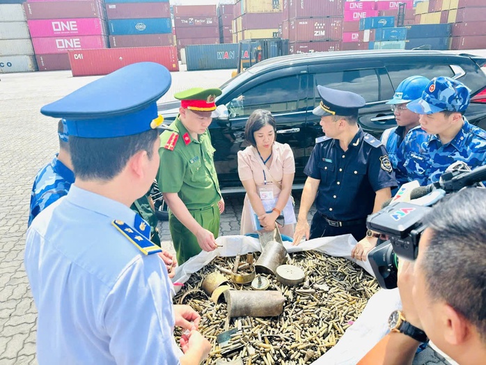 Điều tra vụ nhập lậu vỏ đạn quân dụng hơn 25 tấn vào Việt Nam qua cảng Hải Phòng - Ảnh 1. Điều tra vụ nhập lậu vỏ đạn quân dụng hơn 25 tấn vào Việt Nam qua cảng Hải Phòng - Ảnh 1.