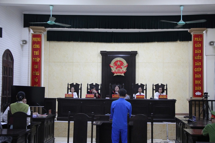 Thợ làm giày lừa đảo 645 triệu đồng vì khoe quen Chánh án TAND TP HCM - Ảnh 2. Thợ làm giày lừa đảo 645 triệu đồng vì khoe quen Chánh án TAND TP HCM - Ảnh 2.