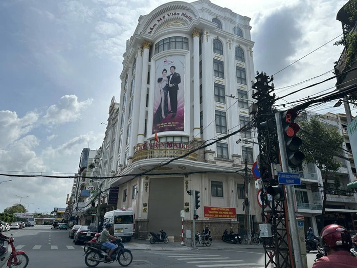Công an kiểm tra thẩm mỹ viện Mailisa ở Cần Thơ và TP HCM - Ảnh 1. Công an kiểm tra thẩm mỹ viện Mailisa ở Cần Thơ và TP HCM - Ảnh 1.