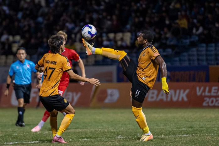 Vì sao FIFA ra án phạt cấm chuyển nhượng với CLB Thanh Hóa? - Ảnh 2.