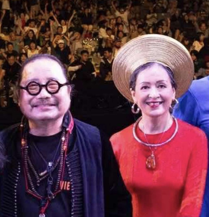 Nhạc sĩ Trần Mạnh Tuấn xúc động khi NSƯT Hải Phượng đồng hành "Cuối cùng cho một tình yêu" - Ảnh 1.