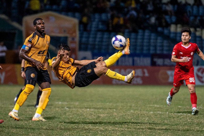 Vì sao FIFA ra án phạt cấm chuyển nhượng với CLB Thanh Hóa? - Ảnh 1.