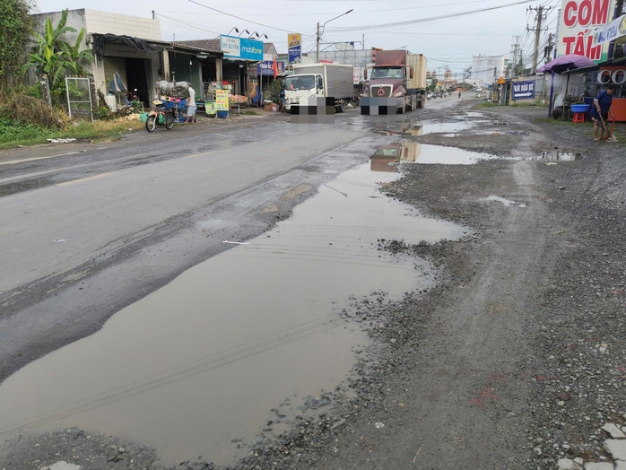 Vụ “Quốc lộ 62 ở Tây Ninh nhiều đoạn tả tơi”: Xảy ra tai nạn chết người - Ảnh 5.