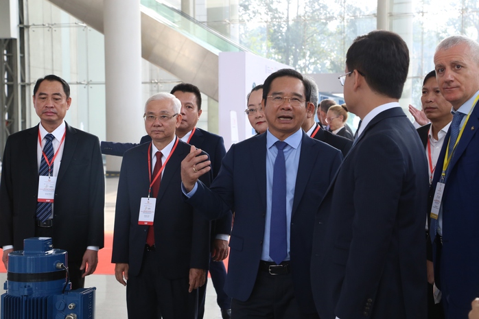 Chủ tịch UBND TP HCM Nguyễn Văn Được tiếp Đại sứ Italia thúc đẩy hợp tác kinh tế - Ảnh 6.