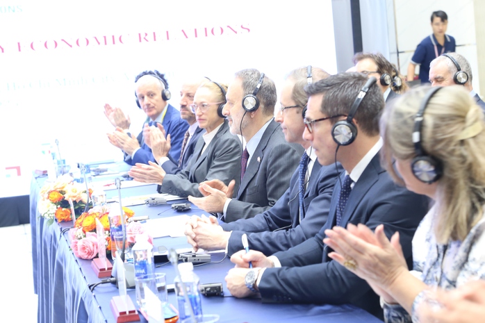 Chủ tịch UBND TP HCM Nguyễn Văn Được tiếp Đại sứ Italia thúc đẩy hợp tác kinh tế - Ảnh 4.