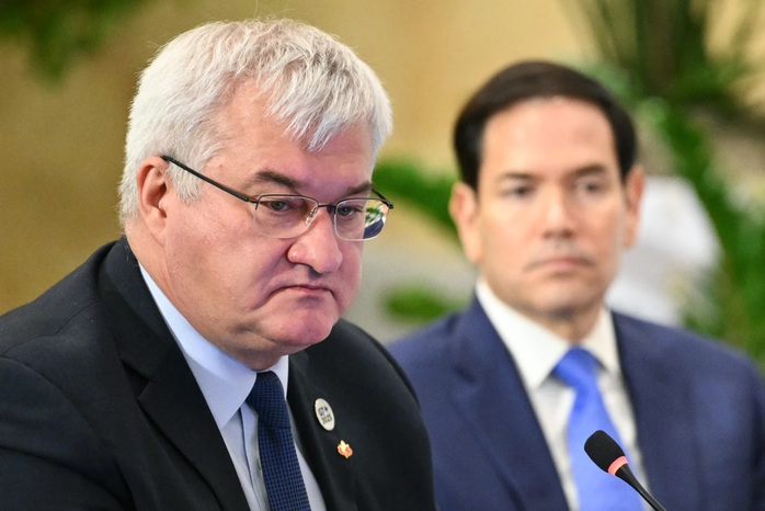 G7 “đánh thẳng” vào bên tài trợ Nga, Mỹ lại “mập mờ” - Ảnh 1. G7 “đánh thẳng” vào bên tài trợ Nga, Mỹ lại “mập mờ” - Ảnh 1.