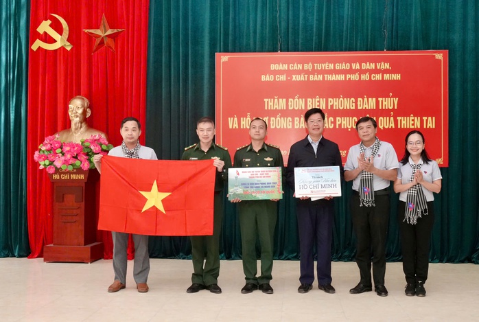 - Ảnh 1. - Ảnh 1.