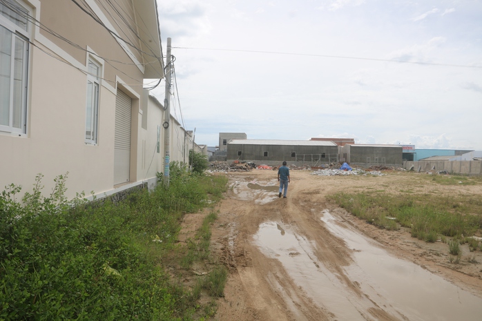 Con đường xuống biển "biến mất" sau chữ ký giả - Ảnh 1.