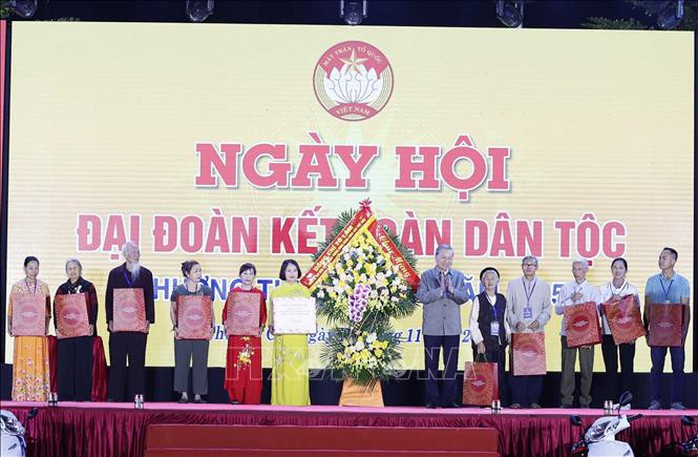 Tổng Bí thư Tô Lâm kêu gọi đại đoàn kết toàn dân tộc trong Ngày hội đại đoàn kết 2025 - Ảnh 4. Tổng Bí thư Tô Lâm kêu gọi đại đoàn kết toàn dân tộc trong Ngày hội đại đoàn kết 2025 - Ảnh 4.