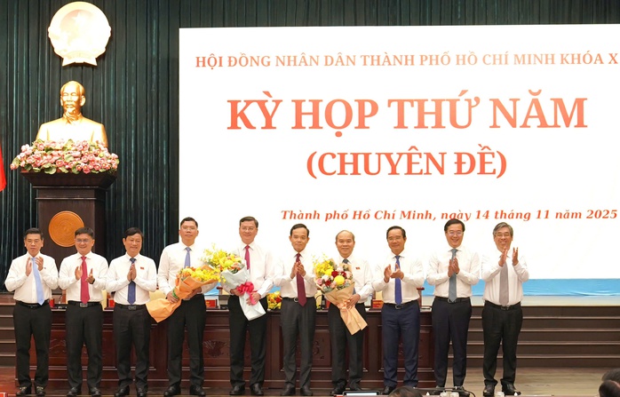 Bầu bổ sung 3 Phó Chủ tịch UBND TPHCM - Ảnh 1.