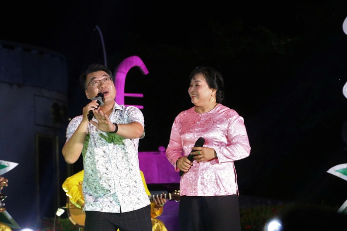 VIDEO: Hơn 100 nghệ nhân, tài tử đờn ca hội tụ tại Cà Mau để chào mừng Ngày hội Cua - Ảnh 8.