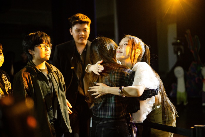 Cô gái Hàn Quốc Han Sara bật khóc - Ảnh 3.