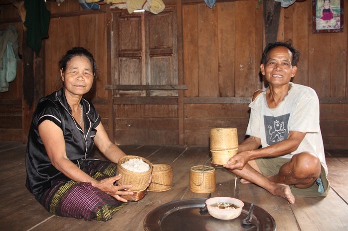 Dẻo thơm hạt lúa, lấp lánh tình người - Ảnh 7.