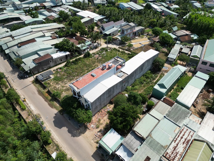 Vụ “Phù phép trong quản lý đất đai, xây dựng”: Chủ tịch phường nói gì khi chuyển cơ quan điều tra? - Ảnh 1. Vụ “Phù phép trong quản lý đất đai, xây dựng”: Chủ tịch phường nói gì khi chuyển cơ quan điều tra? - Ảnh 1.