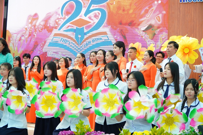 25 năm hành trình chuyển mình rực rỡ từ trường học "3 không" - Ảnh 2.