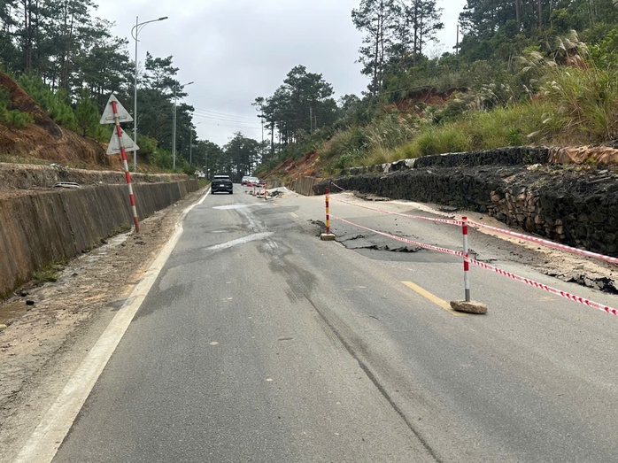 - Ảnh 4. - Ảnh 4.