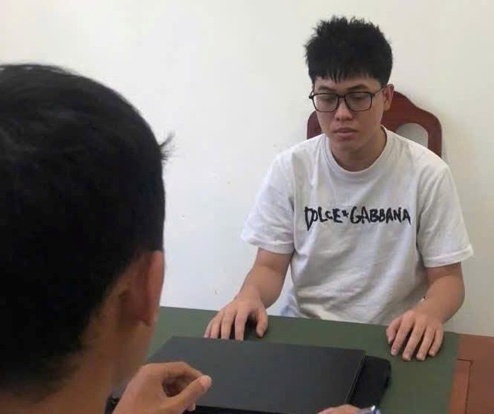 Bắt khẩn cấp thiếu niên 18 tuổi lập trang “Hay88” lừa 1 tỉ đồng ở Đà Nẵng - Ảnh 1. Bắt khẩn cấp thiếu niên 18 tuổi lập trang “Hay88” lừa 1 tỉ đồng ở Đà Nẵng - Ảnh 1.