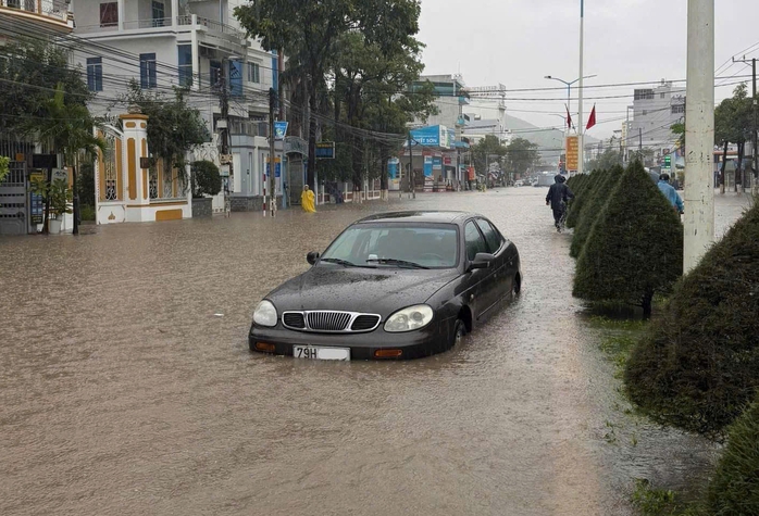 Cảnh báo nguy cơ ngập lụt ở Nha Trang - Ảnh 1.