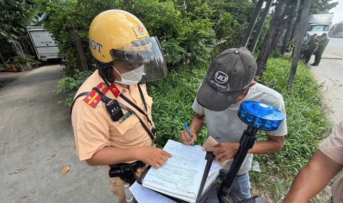 Công an TP HCM hướng dẫn cài ứng dụng xem phạt nguội dễ dàng - Ảnh 1.