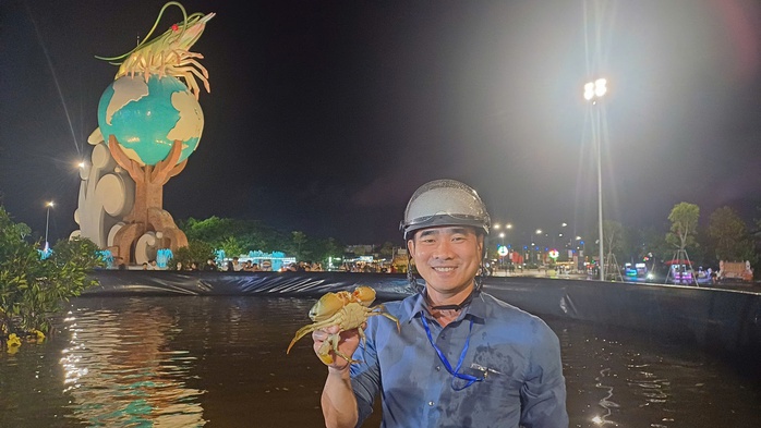 CLIP: Gay cấn cuộc thi mò cua biển Cà Mau - Ảnh 2.