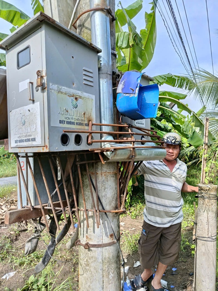 Người trồng thanh long ở Tây Ninh, Đồng Tháp khóc ròng vì rớt và bị trộm cắp - Ảnh 1.