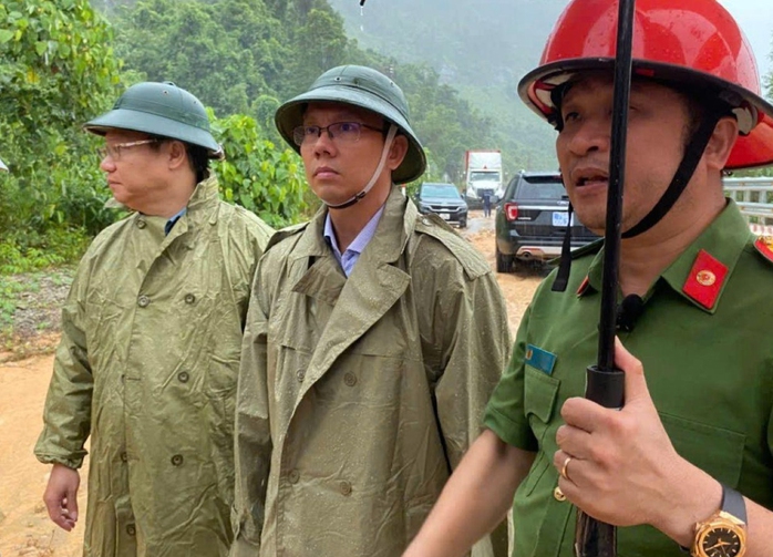 Tổn thất lớn vì sạt lở ở miền Trung - Ảnh 2.