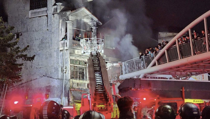 Cao Văn Hùng bị Xét xử vì đốt quán cà phê làm 11 người tử vong - Ảnh 2. Cao Văn Hùng bị Xét xử vì đốt quán cà phê làm 11 người tử vong - Ảnh 2.