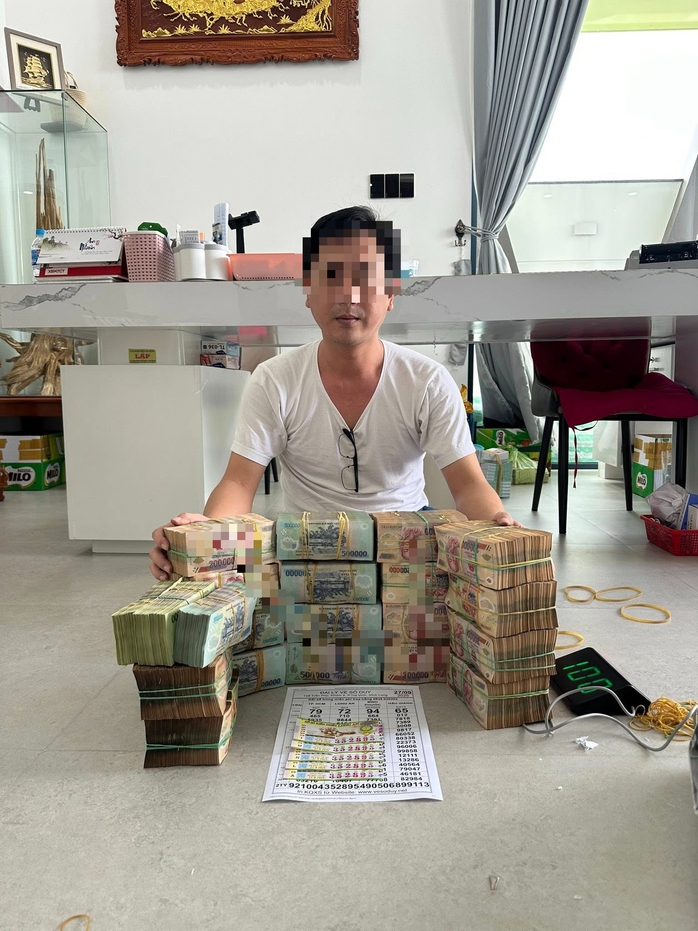 Người đàn ông Đồng Tháp trúng 28 tỉ Đồng Xổ số miền Nam qua chuyển khoản - Ảnh 3. Người đàn ông Đồng Tháp trúng 28 tỉ Đồng Xổ số miền Nam qua chuyển khoản - Ảnh 3.