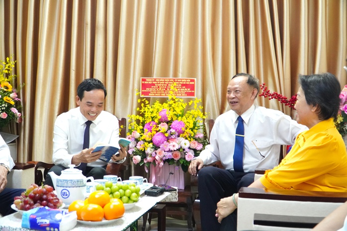 - Ảnh 4. - Ảnh 4.