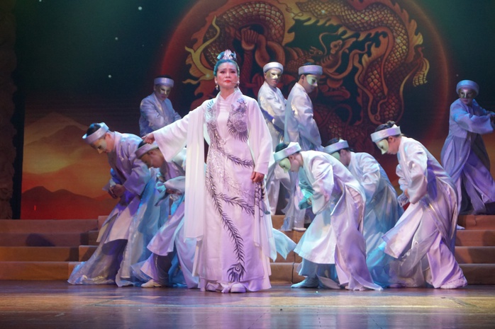 Hóa thân bản lĩnh vào nhân vật Dương Vân Nga – Tuyết Thu thăng hoa đầy cảm xúc - Ảnh 6.