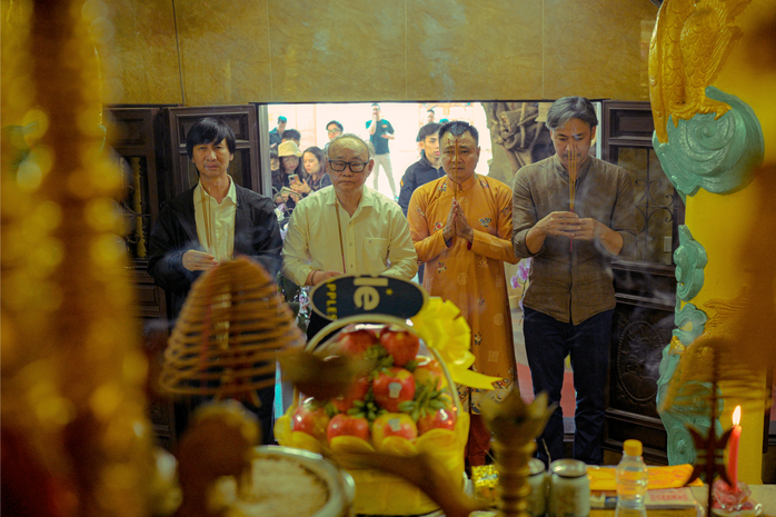 NSND Tự Long hát "Tình đất" cảm ơn Ninh Bình - Ảnh 4. NSND Tự Long hát "Tình đất" cảm ơn Ninh Bình - Ảnh 4.