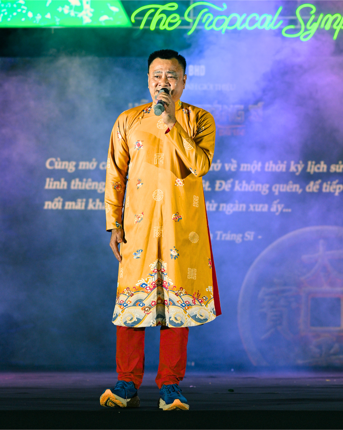 NSND Tự Long hát "Tình đất" cảm ơn Ninh Bình - Ảnh 11. NSND Tự Long hát "Tình đất" cảm ơn Ninh Bình - Ảnh 11.