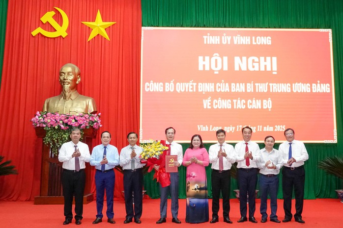 Chủ tịch UBND tỉnh Đồng Tháp Trần Trí Quang giữ chức Phó Bí thư tỉnh ủy Vĩnh Long - Ảnh 2. Chủ tịch UBND tỉnh Đồng Tháp Trần Trí Quang giữ chức Phó Bí thư tỉnh ủy Vĩnh Long - Ảnh 2.