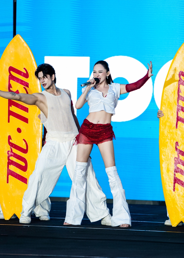 Tóc Tiên - Biểu tượng gợi cảm của V-biz - Ảnh 4.