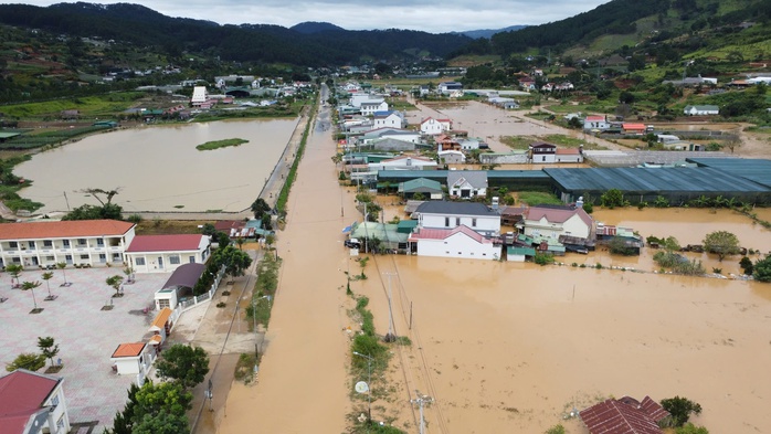Lâm Đồng: Tuyệt đối không bất ngờ trong ứng phó khắc phục hậu quả thiên tai - Ảnh 2.