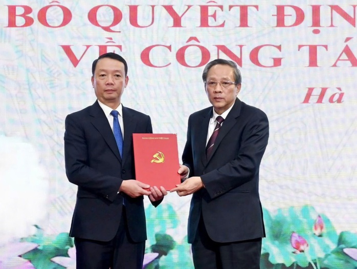 Chủ tịch UBND thành phố Huế Phan Thiên Định giữ chức Phó Bí thư tỉnh ủy Hà Tĩnh - Ảnh 1.