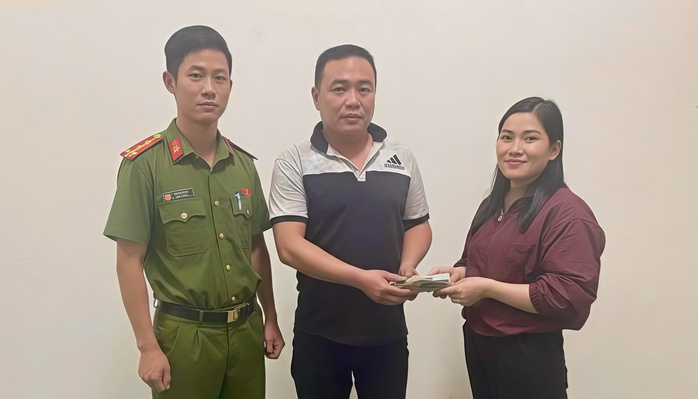 Phát hiện 150 triệu đồng trong túi nilon giữa đường: Hành động đẹp của chị Lê Thị Tố Loan - Ảnh 1.