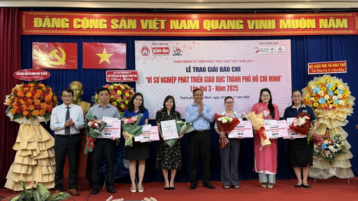 Trao giải báo chí vì sự nghiệp phát triển giáo dục TP HCM - Ảnh 2.